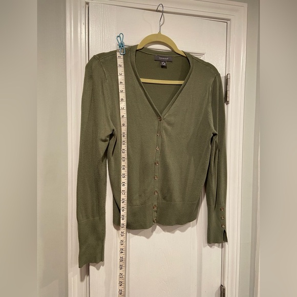 Primark Size M Sage Green Long Sleeve Gold Button V Neck Lightweight Cardigan - Picture 9 of 11